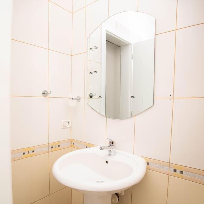 Suprem Apartment Tirana Eksteriør billede